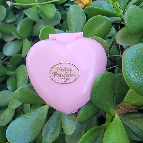 Vintage 90's Polly Pocket Heart-Shaped Pink House Garden Playset - Picture 5 of 7